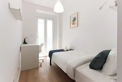 /international/pt/rua-actor-joao-rosa-lisbon-lisbon-310096791529/