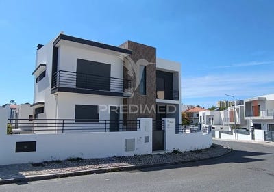 /international/pt/laranjeiro-e-feijo-almada-setubal-municipality-310108429306/