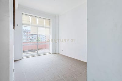 /international/pt/rua-ary-santos-12-loja-18-laranjeiro-e-feijo-setubal-municipality-310107676391/