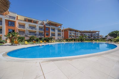 /international/pt/albufeira-e-olhos-de-agua-algarve-310109100861/