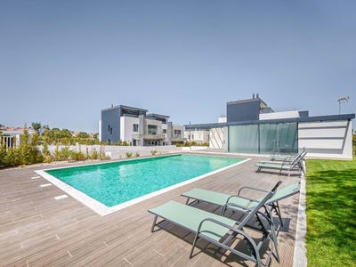 /international/pt/rua-goncalves-correia-rio-de-mouro-portugal-rio-de-mouro-lisbon-310108670068/