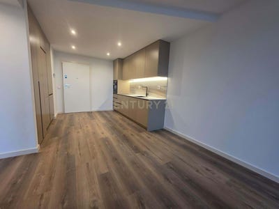 /international/pt/rua-jose-falcao-402-vila-nova-de-gaia-portugal-santa-marinha-vila-real-310105830542/
