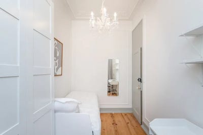 /international/pt/rua-tenente-ferreira-durao-lisbon-lisbon-310093874413/