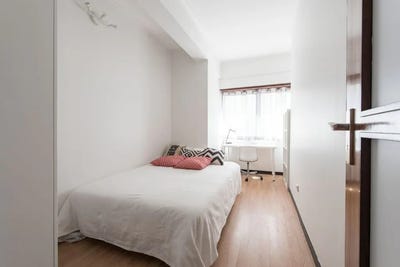 /international/pt/avenida-visconde-de-valmor-lisbon-lisbon-310093872877/