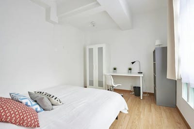 /international/pt/avenida-visconde-de-valmor-lisbon-lisbon-310093872892/
