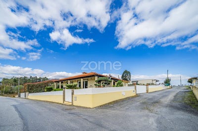 /international/pt/vila-verde-braganca-310106741246/