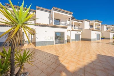 /international/pt/beco-da-qt-ª-das-flores-9-8200-albufeira-portugal-ferreiras-faro-310107359943/