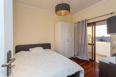 /international/pt/rua-jorge-castilho-lisbon-lisbon-310093837760/