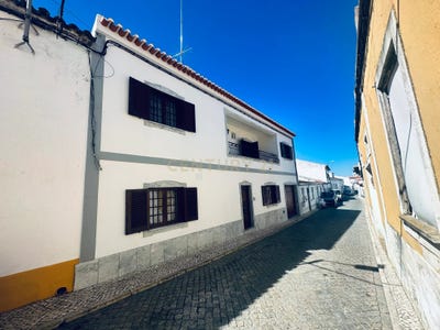 /international/pt/rua-de-evora-cuba-santarem-310102456387/
