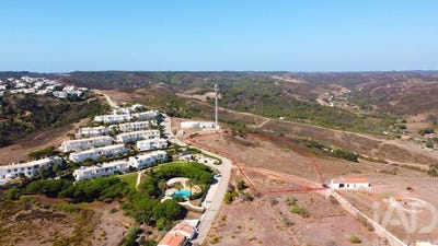 /international/pt/budens-faro-310105083307/