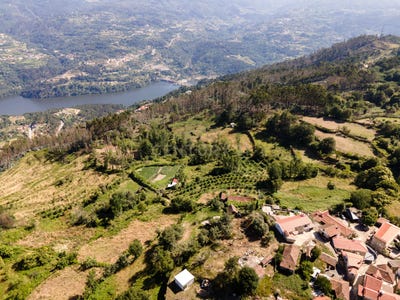 /international/pt/fandinhaes-penha-longa-porto-310105102167/