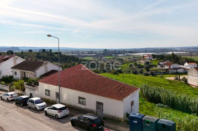 /international/pt/coimbra-lisbon-120090274438/