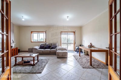 /international/pt/vila-de-cucujaes-aveiro-310107913419/