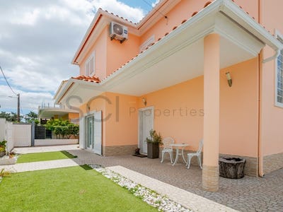 /international/pt/charneca-de-caparica-setubal-municipality-310108276279/