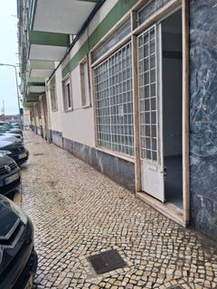 /international/pt/rua-1º-de-maio-alges-portugal-alges-lisbon-310108893982/