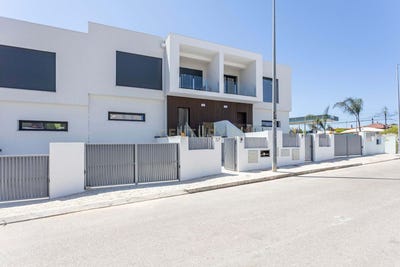/international/pt/charneca-de-caparica-e-sobreda-setubal-municipality-310101279305/?lang=pt