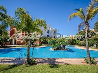/international/pt/vilamoura-loule-faro-310108375572/