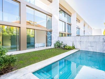 /international/pt/cascais-e-estoril-lisbon-310098111780/?lang=it
