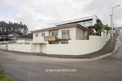 /international/pt/escapaes-coimbra-310106606344/