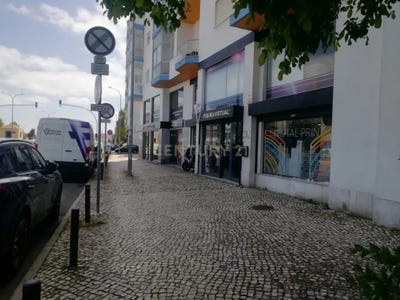 /international/pt/avenida-dom-carlos-i-amadora-portugal-aguas-livres-lisbon-310107361187/