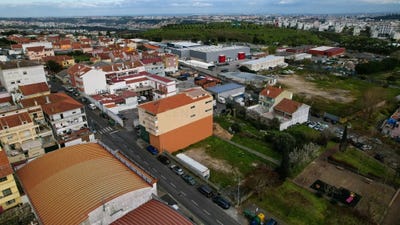 /international/pt/av-revoluo-26-amadora-portugal-mina-de-agua-lisbon-310106045282/