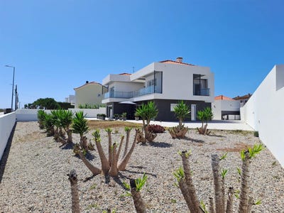 /international/pt/peniche-leiria-310100889215/