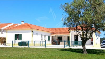 /international/pt/a-dos-negros-leiria-310108649009/
