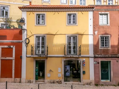 /international/pt/estrela-lisbon-310100663506/
