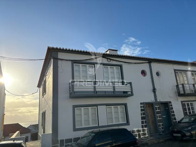 /international/pt/angra-n-sra-da-conceicao-angra-do-heroismo-azores-310095804404/