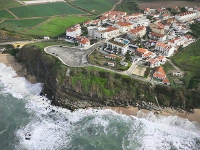 /international/pt/atouguia-da-baleia-leiria-310099941465/