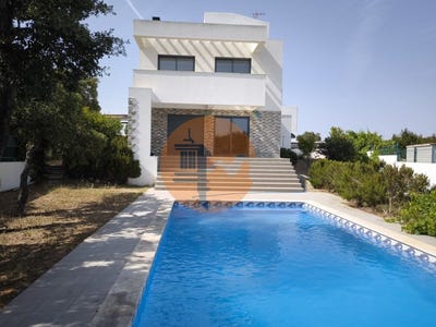 /international/pt/castro-marim-faro-310108598910/
