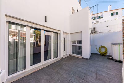 /international/pt/rua-das-lavadeiras-no-21-lousa-loures-portugal-lousa-lisbon-310108668273/