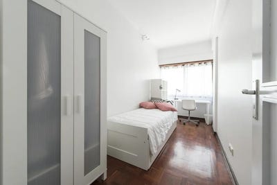 /international/pt/avenida-visconde-de-valmor-lisbon-lisbon-310093872893/