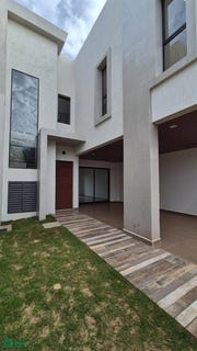 /international/py/barrio-los-maestros-s-n-cambyreta-itapua-cambyreta-itapua-department-310107091811/