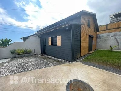 /international/re/tan-rouge-reunion-310109237633/