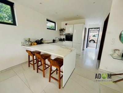 /international/re/saint-pierre-saint-pierre-310101229525/?lang=en