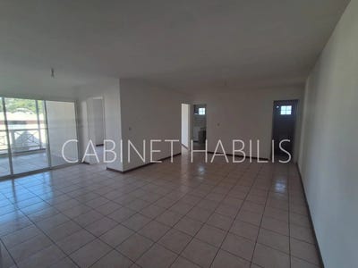 /international/re/saint-joseph-saint-pierre-310108733003/