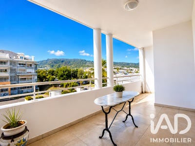 /international/re/sainte-clotilde-saint-denis-310109018421/