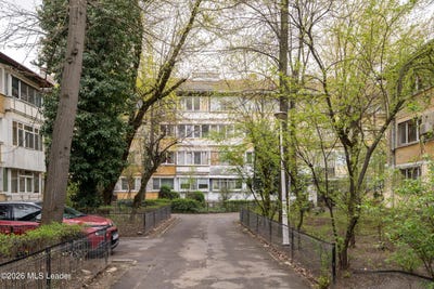 /international/ro/20-strada-hrisovului-bucuresti-bucharest-310105117753/