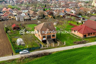 /international/ro/zimandcuz-arad-310107370098/