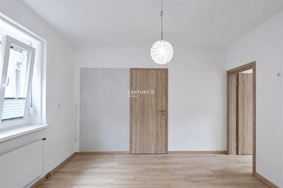 /international/si/lako-novo-mesto-310108760664/