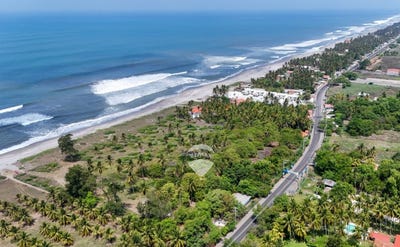 /international/sv/segregado-de-la-primera-porcion-de-la-hacienda-santa-teresa-lotificacion-costa-del-sol-zona-hotelera-lote-a-1-poligono-a-zacatecoluca-la-paz-este-la-paz-san-luis-la-paz-san-luis-la-paz-department-310108329899/