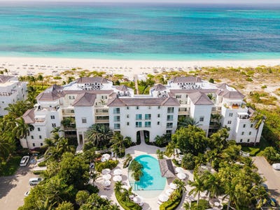 /international/tc/providenciales-providenciales-and-west-caicos-310108645398/