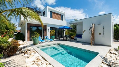 /international/tc/hope-street-providenciales-providenciales-and-west-caicos-310103019971/