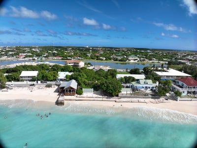 /international/tc/prime-caribbean-oceanfrnt-cockburn-town-south-caicos-and-east-caicos-310107182529/