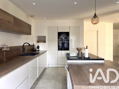 /international/fr/trelaze-pays-de-la-loire-310106397376/