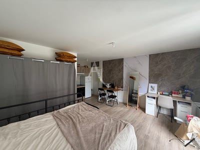 /international/fr/la-roche-sur-yon-pays-de-la-loire-310107370951/
