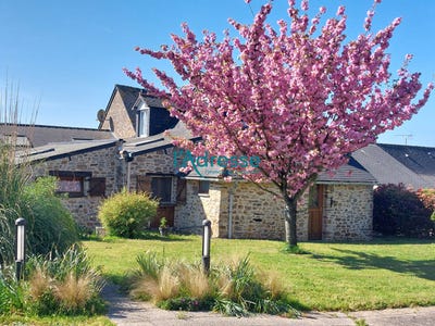 /international/fr/saint-aubin-des-chateaux-pays-de-la-loire-310107216190/