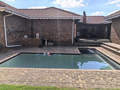 /international/za/petersfield-gauteng-310108513584/