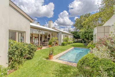 /international/za/fourways-gardens-gauteng-310108514044/